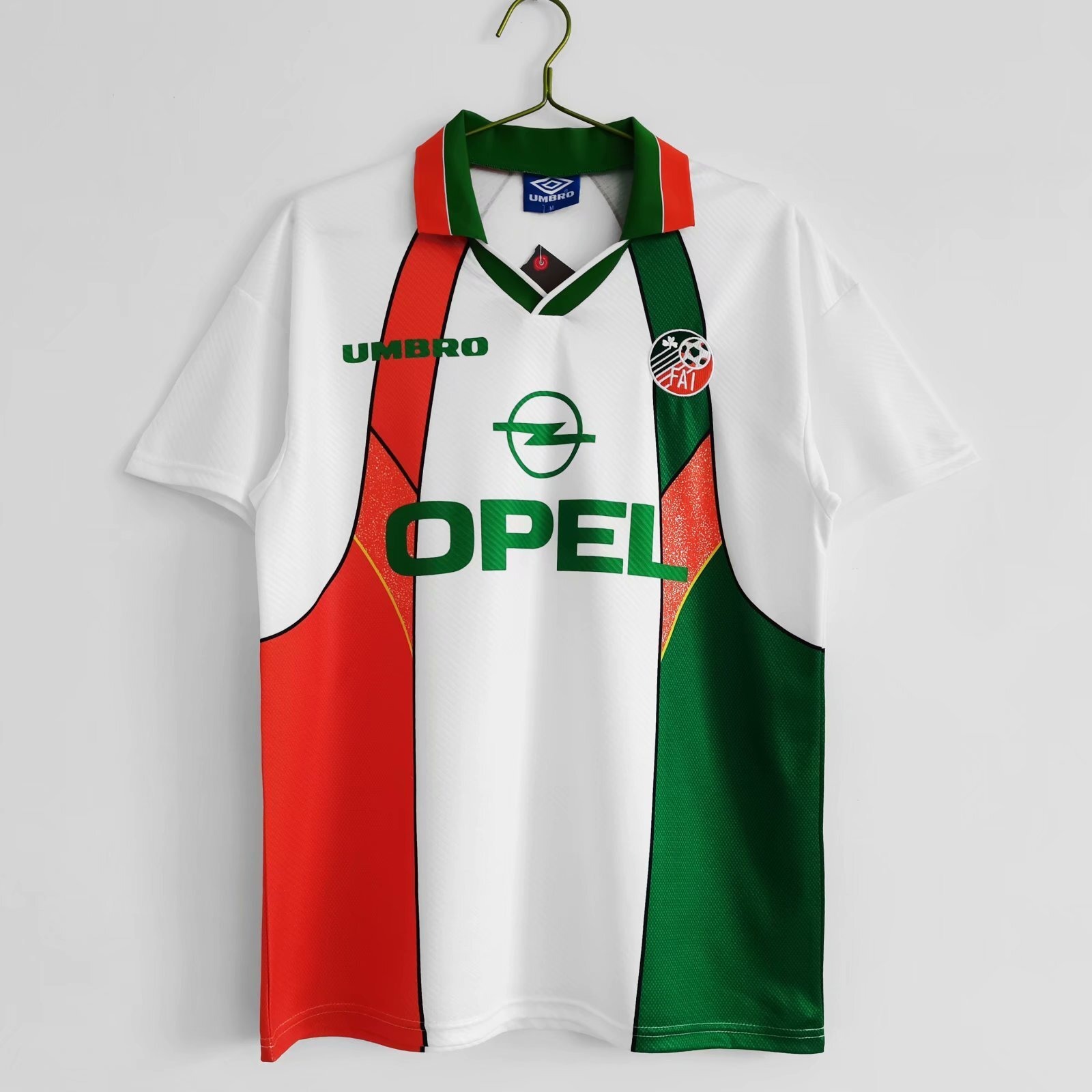 Irlande Extérieur 1995 (blanc, OPEL)