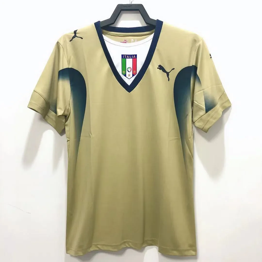 Italie Third 2006 Puma doré